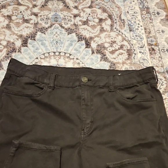 American Eagle Outfitters Women's Black Straight Leg Jeans - Picture 3 of 9